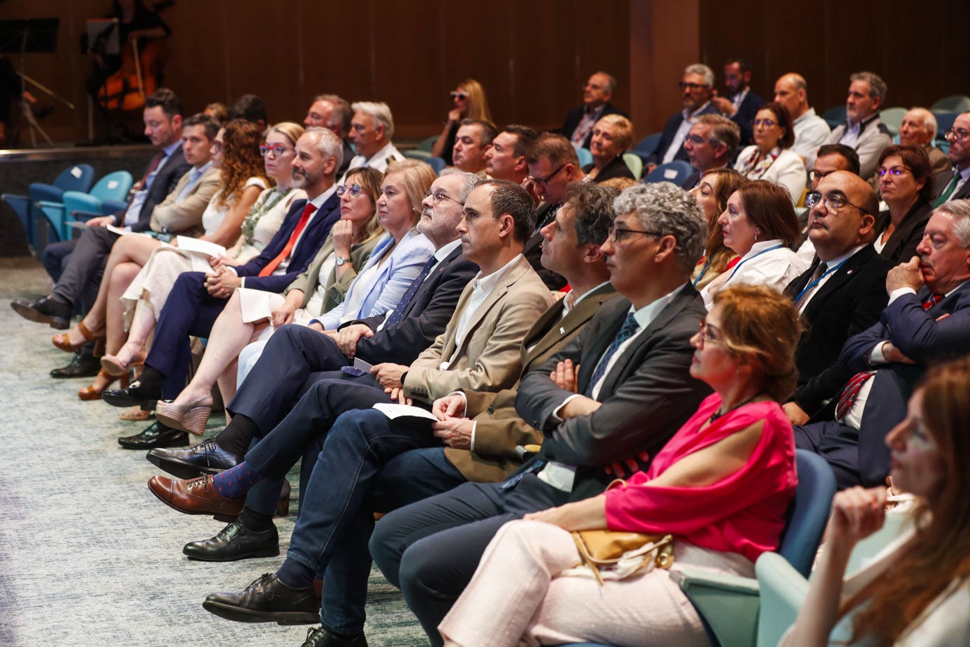 Representantes políticos académicos de Cantabria, en el Paraninfo de La Magdalena, durante la apertura de los Cursos de Verano de la UIMP. 