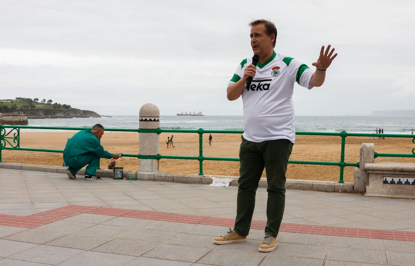 Roberto González, director de comunicación del club, ejerció de maestro de ceremonias. 