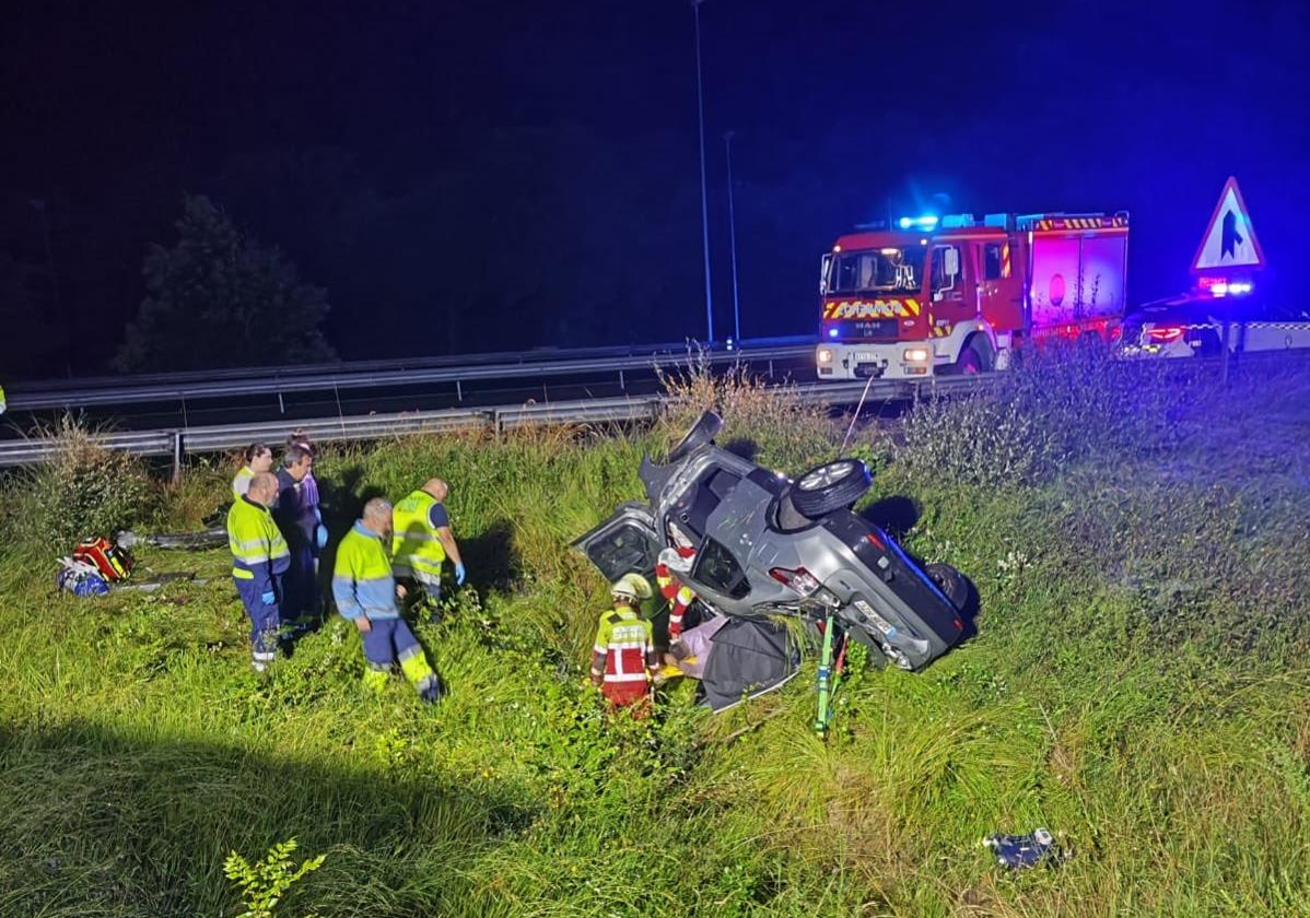 Personal del 112, Guardia Civil y mantenimiento de vías intervinieron en el rescate.