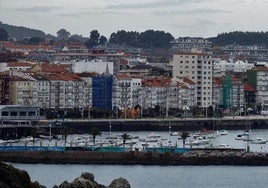 Vista general del paseo marítimo de Castro Urdiales, uno de los 14 municipios que han pagado todos sus créditos y el que más redujo su deuda durante la pasada legislatura.