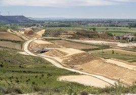 La obra del AVE, desde el castillo de Monzón de Campos.