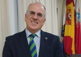 Antonio de los Bueis Güemes, en su despacho del CEM.