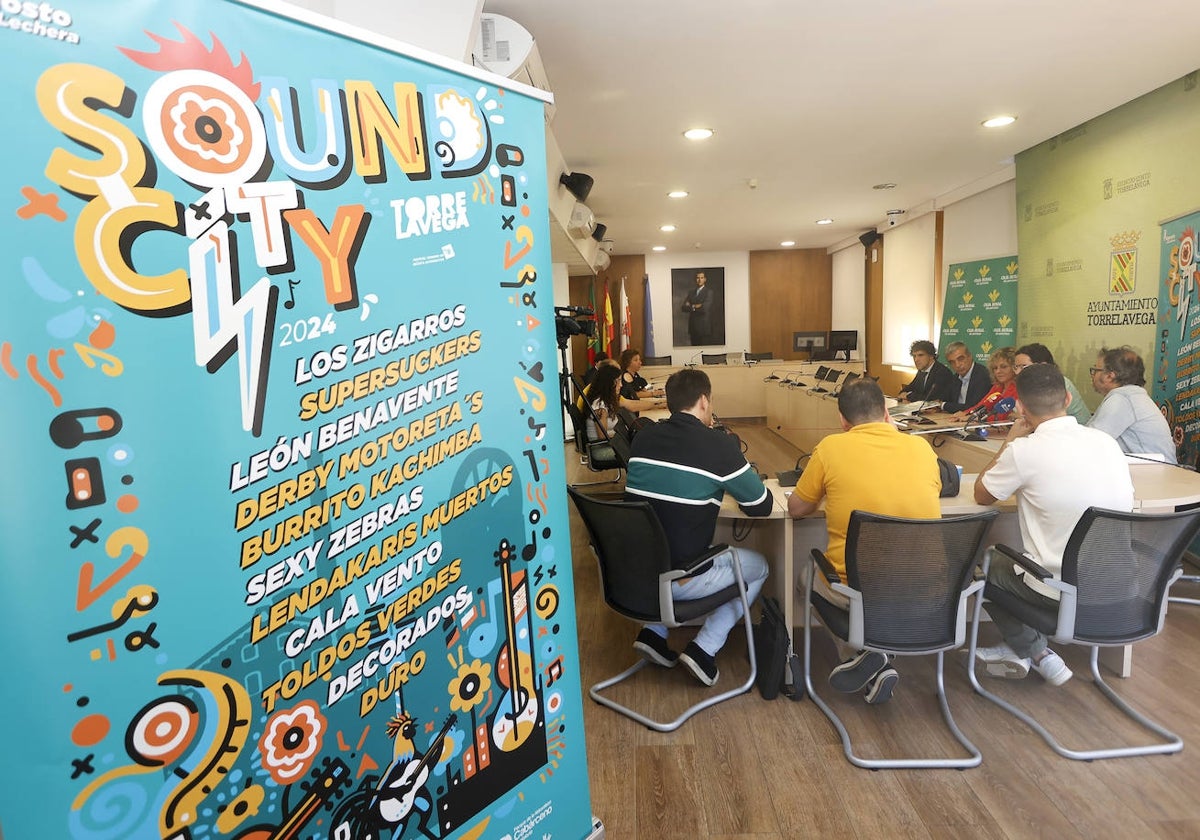 Cartel de la octava edición del Torrelavega SoundCity, este miércoles, durante la rueda de prensa celebrada en el edificio municipal de Baldomero Iglesias.