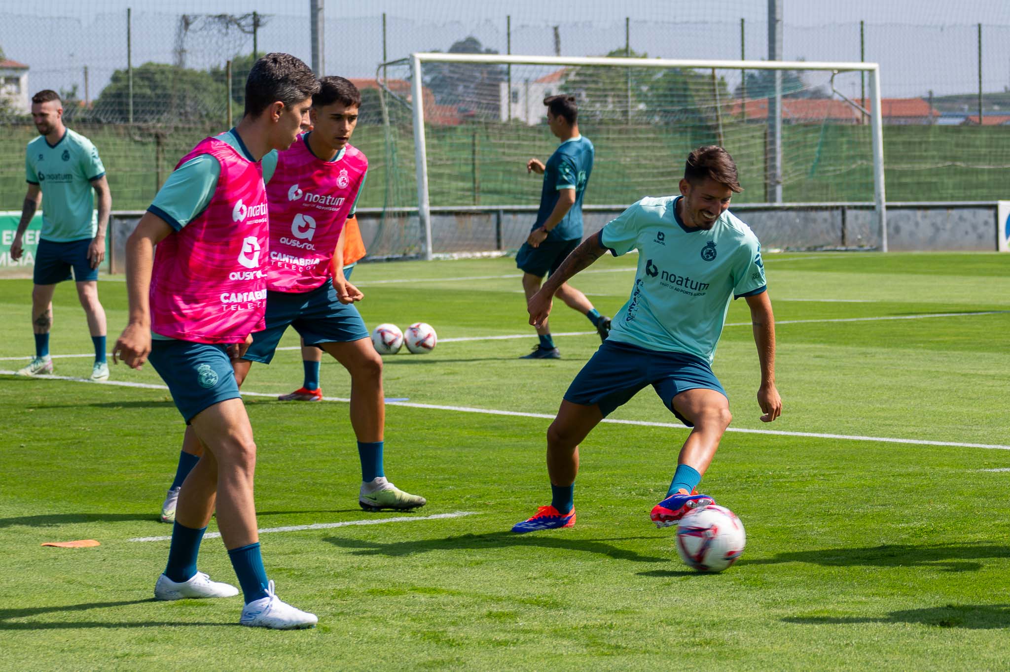 Íñigo Sainz-Maza, en primer término, el capitán del Racing.