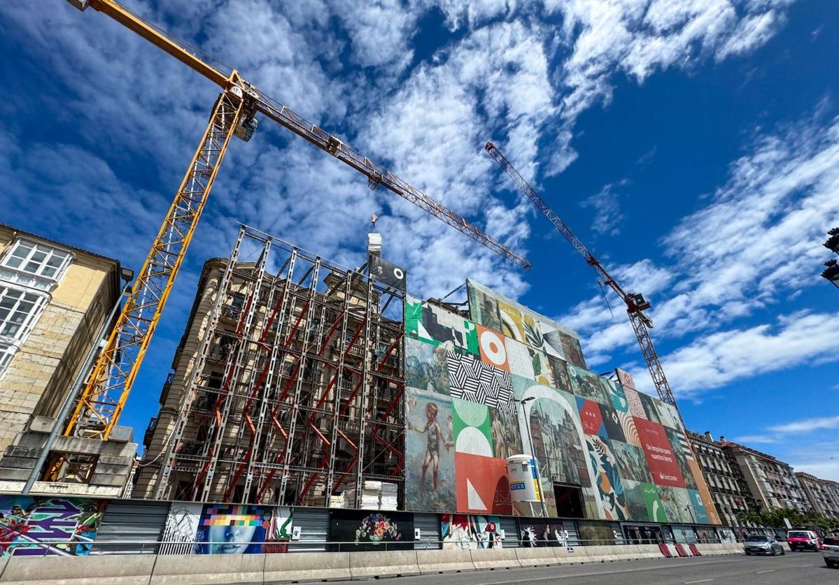 Edificio del Banco Santander, en obras por el Proyecto Faro.