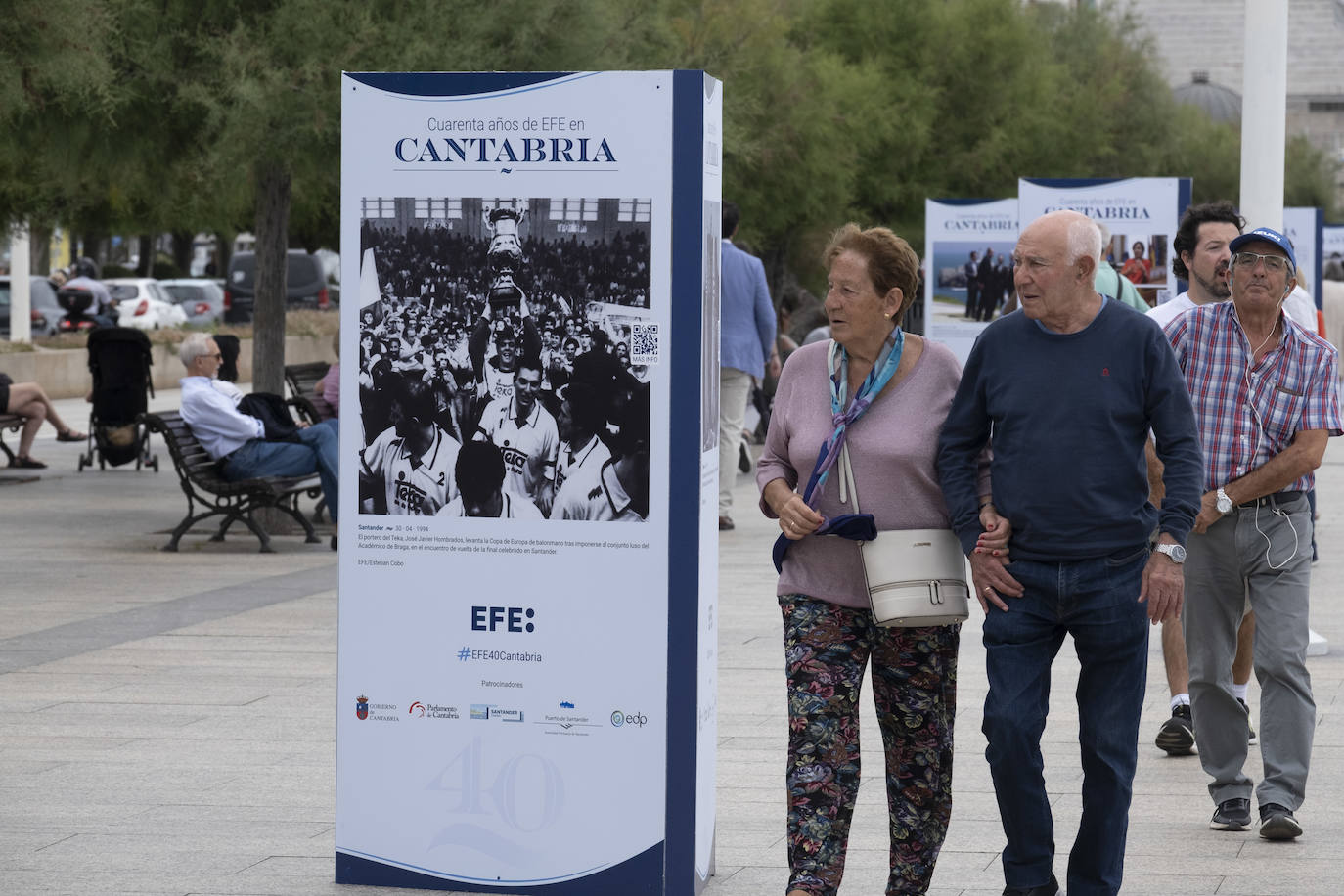 La muestra de fotos refleja los cuarenta años de la agencia Efe en Cantabria.