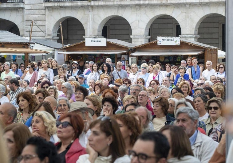 Asistencia masiva a uno de los Encuentros de la feria