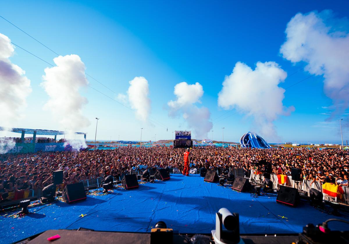 Reggaeton Beach Festival triunfó de nuevo en Santander con dos conciertos inolvidables en la victoria de La Roja