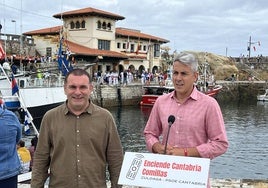 Pablo Zuloaga, junto al portavoz socialista en Comillas, Julián Rozas.