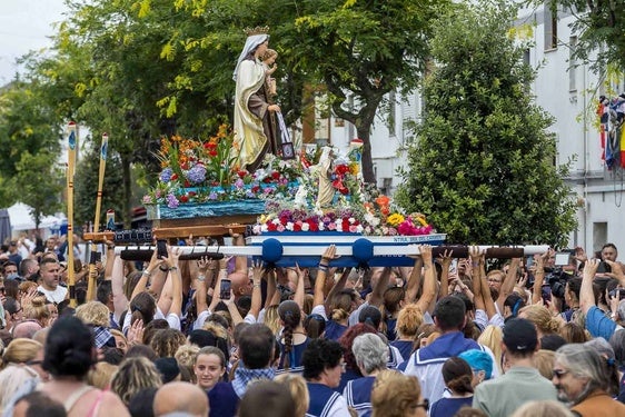 El Pesquero rebosa para honrar a la Virgen del Carmen