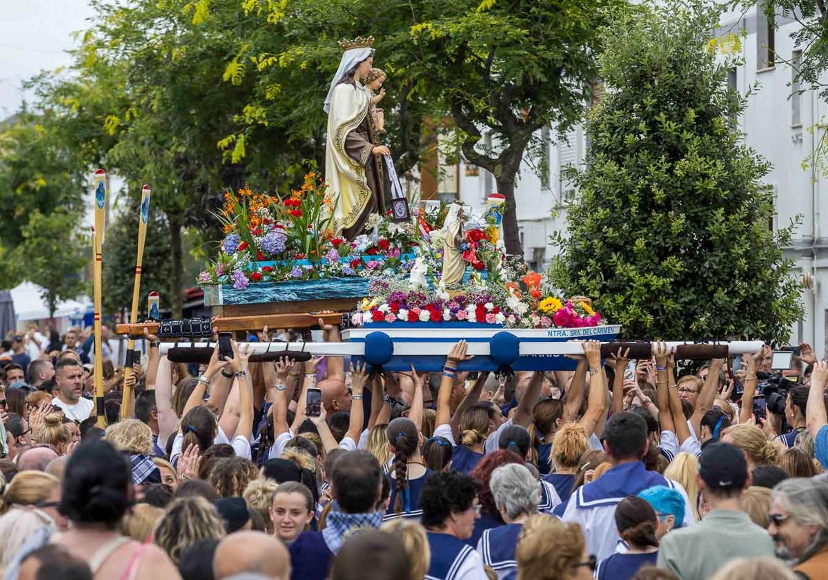 El Pesquero rebosa para honrar a la Virgen del Carmen