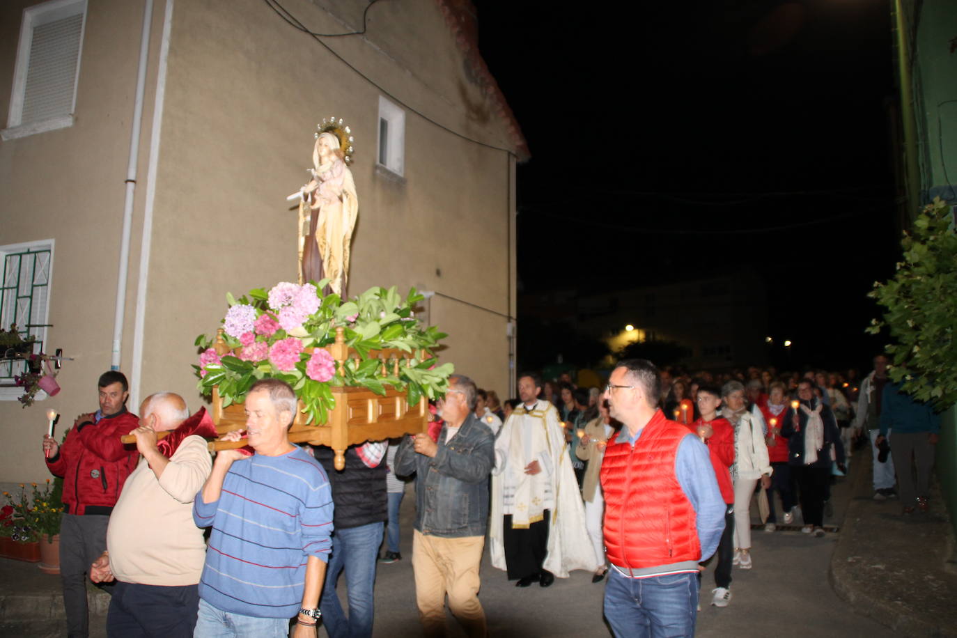 La procesión nocturna de Mataporquera tiene un sesgo de pertenencia muy alto, por lo que la cantidad de gente fue muy alta.