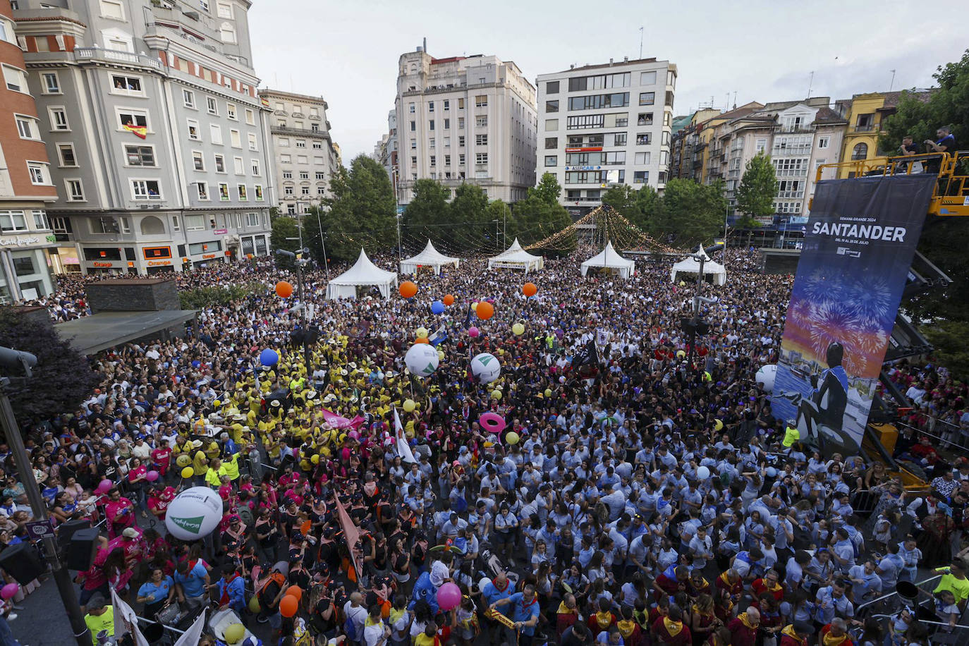 Imagen de la plaza instantes antes de lanzarse el cohete