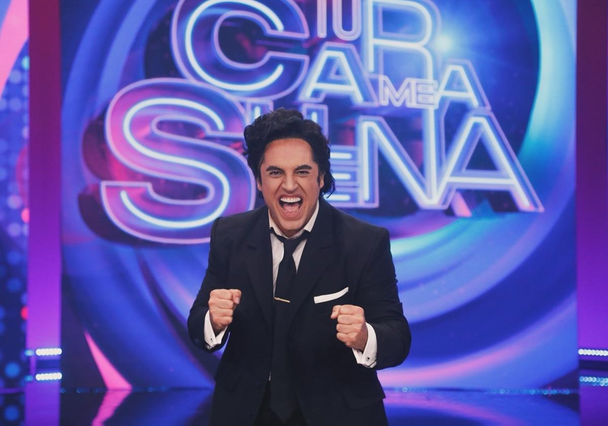 David Bustamante, caracterizado de Antonio Molina en 'Tu cara me suena'.