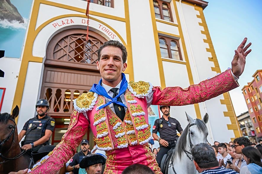 Ginés Marín, por la puerta grande