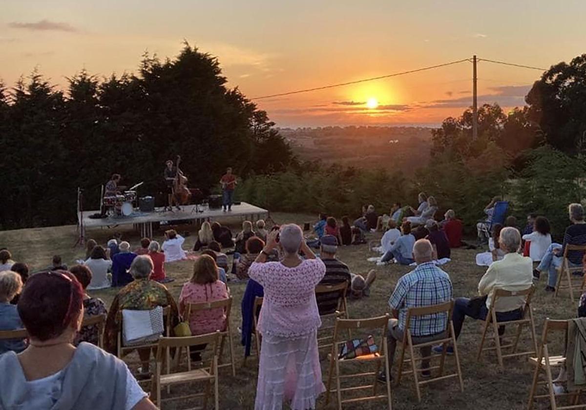 El Isla Jazz, además de sus tres conciertos principales, reparte experiencias por parajes y escenarios, de Viñedos Bodegas a la Casa de Mareas.