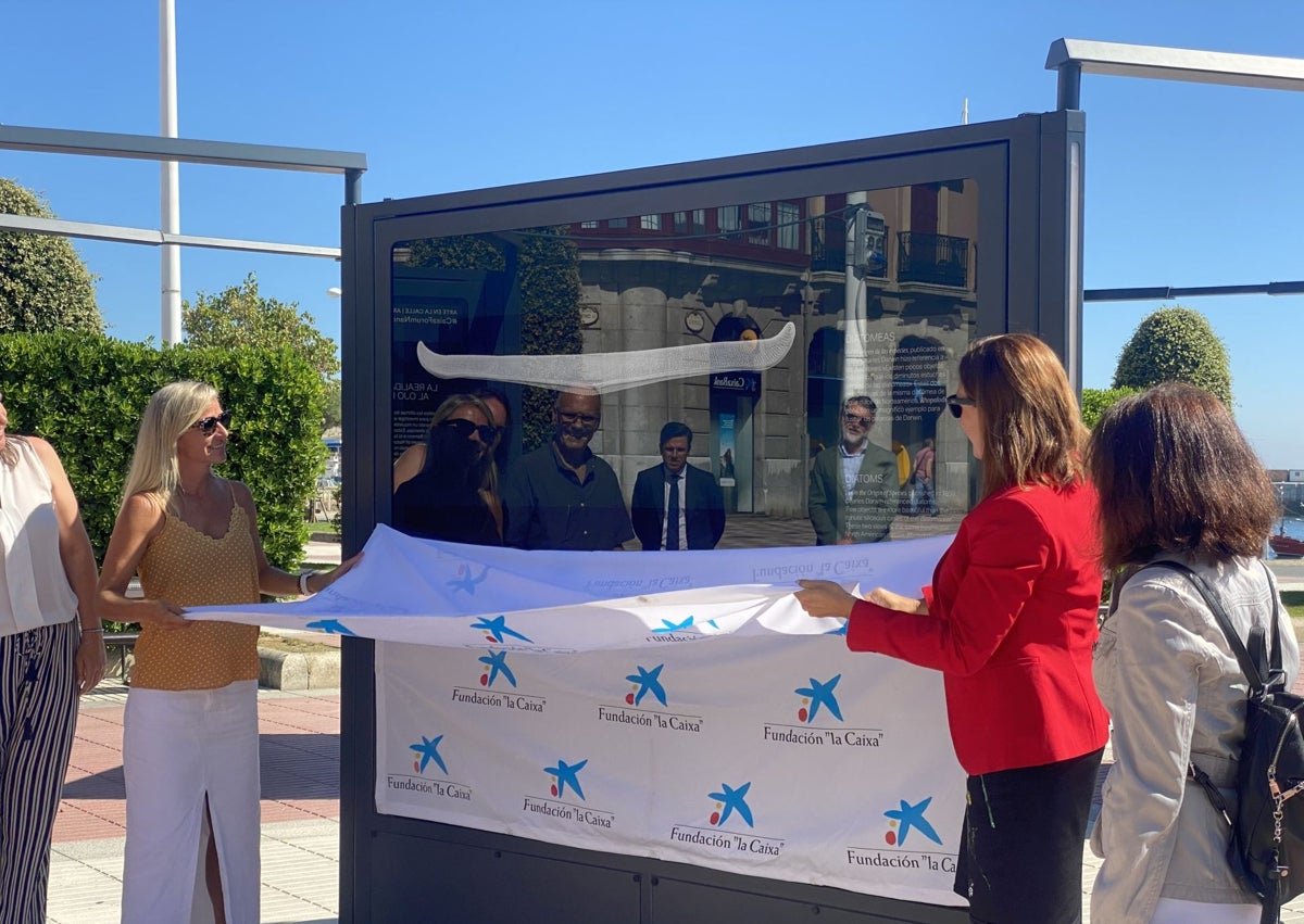 Imagen secundaria 1 - Inauguración de la muestra en el Parque Amestoy.