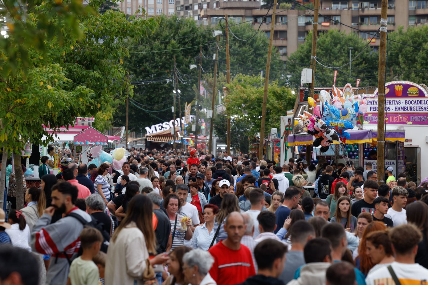 Este es un lugar ruidoso y ajetreado que, para nada, pasa desapercibido -el ruido se escucha por todo El Sardinero-