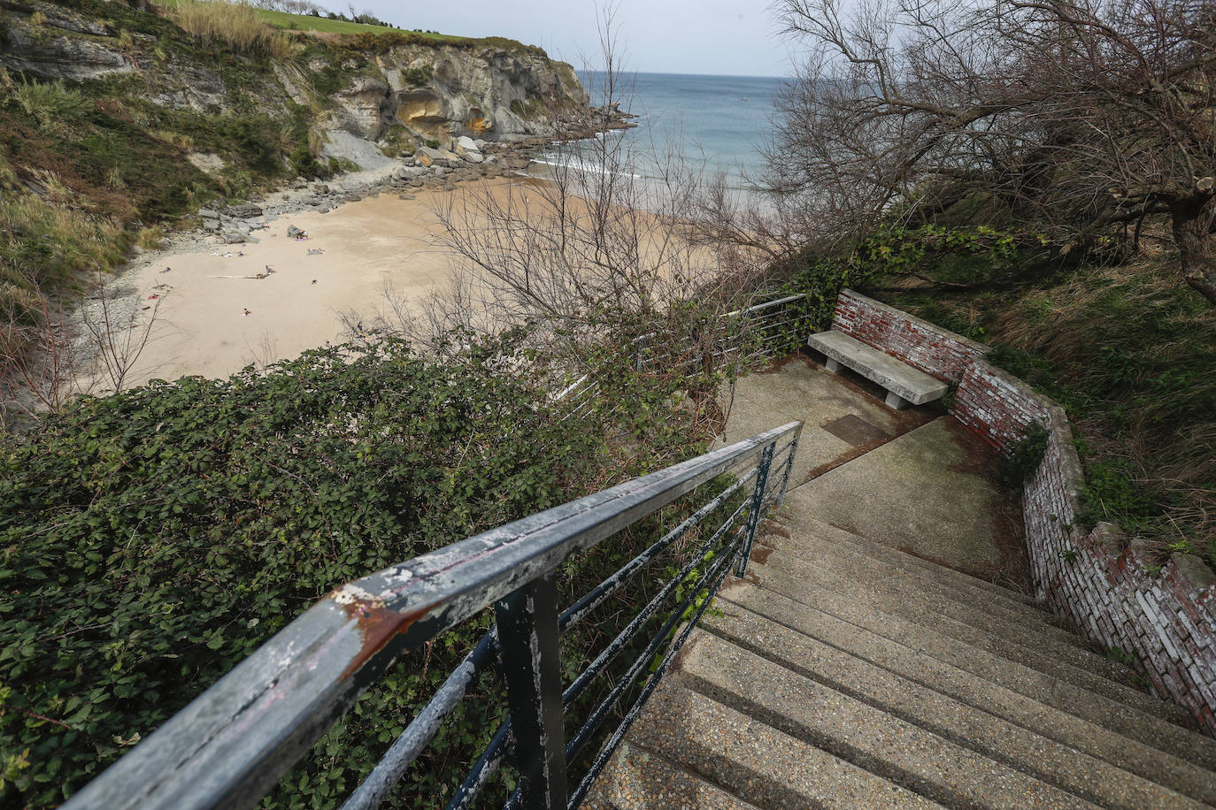 En Santander, playas como la de Mataleñas pueden verse comprometidas por el ascenso del nivel del mar.