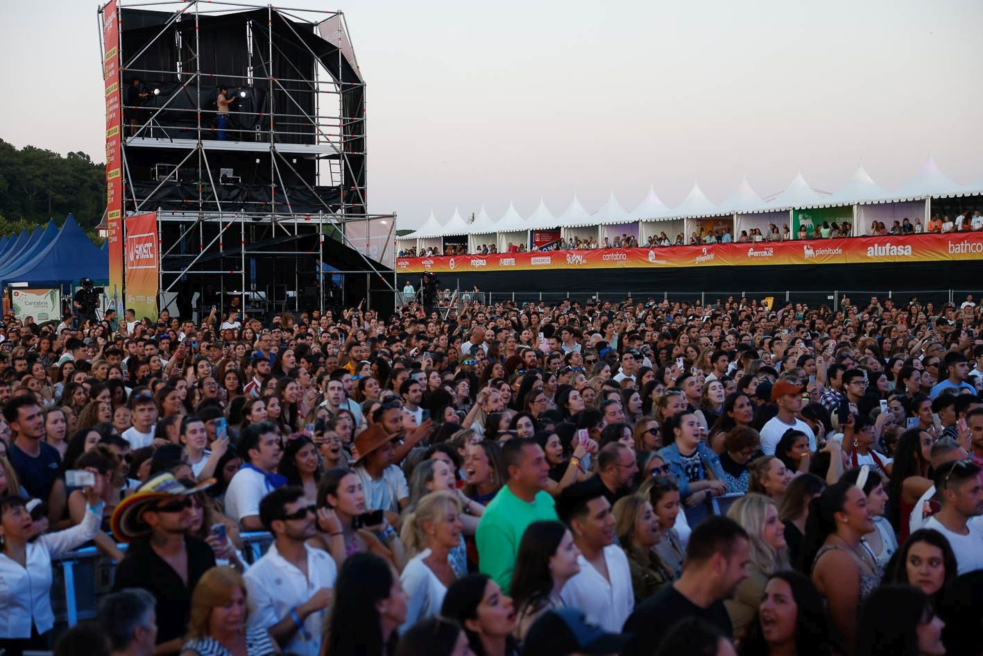 Lleno hasta la bandera en la apertura del festival santanderino.