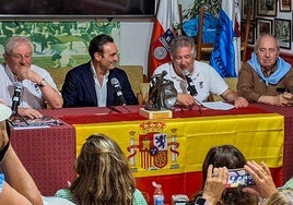 Enrique Ponce, durante la entrega del premio.