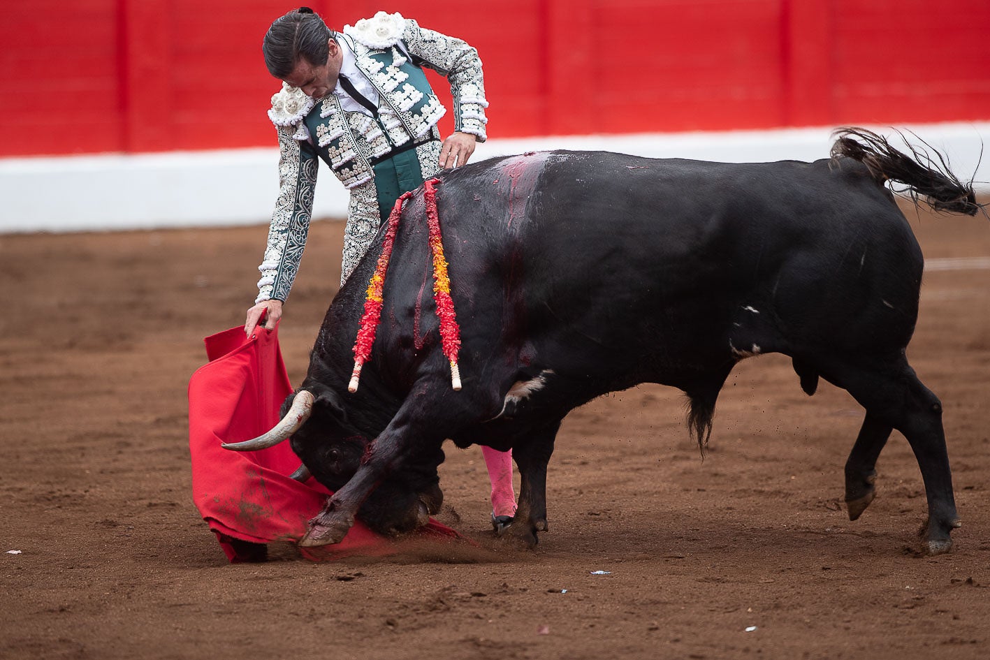 Pase con la derecha de Juan Ortega