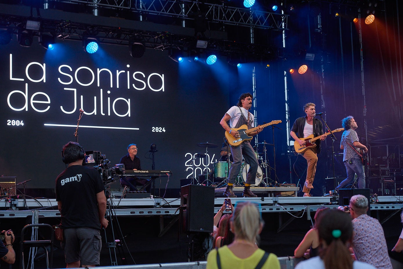 La Sonrisa de Julia completó el cartel de la noche.