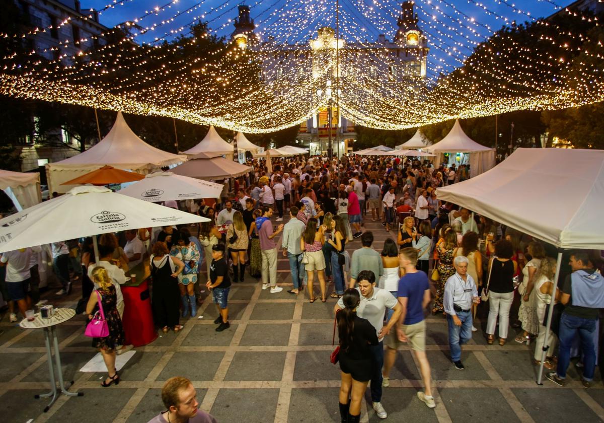 Casetas de la Feria de Día en la Plaza de Pombo, en pleno centro de la ciudad.