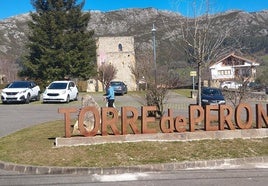 Entorno de la torre medieval de Pero Niño, donde tendrá lugar la nueva fiesta por el conde .