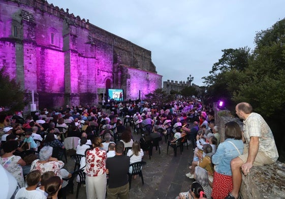 Numeroso público disfrutó de la actuación del reconocido gaitero.