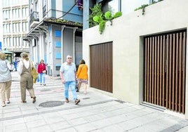 Uno de los apartamientos turísticos en Nicolás Salmerón 14, donde antes hubo un supermercado.