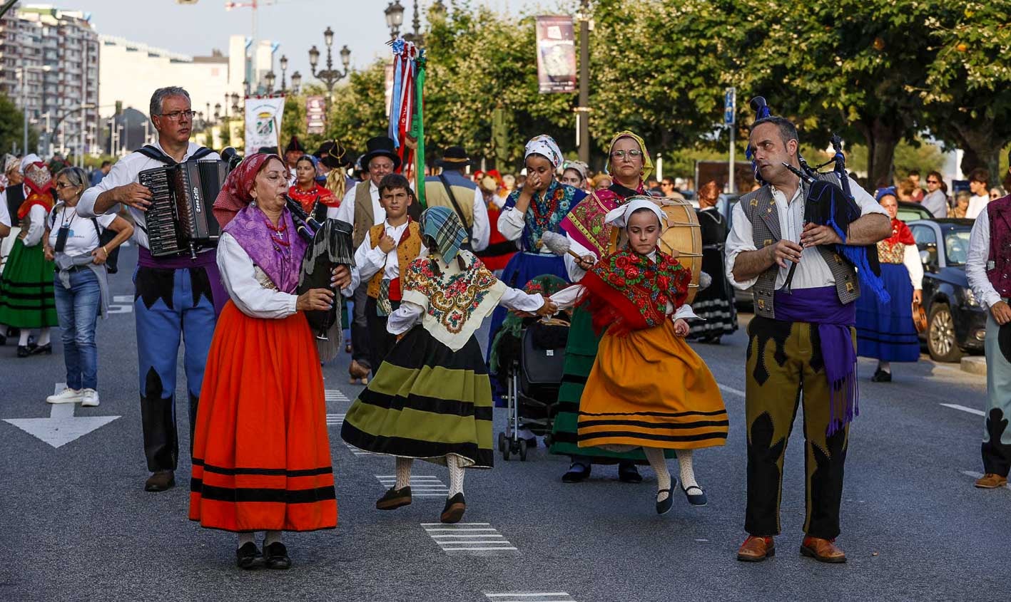 Esta acción cultural complementa los actos organizados para conmemorar el Día de las Instituciones en Reocín