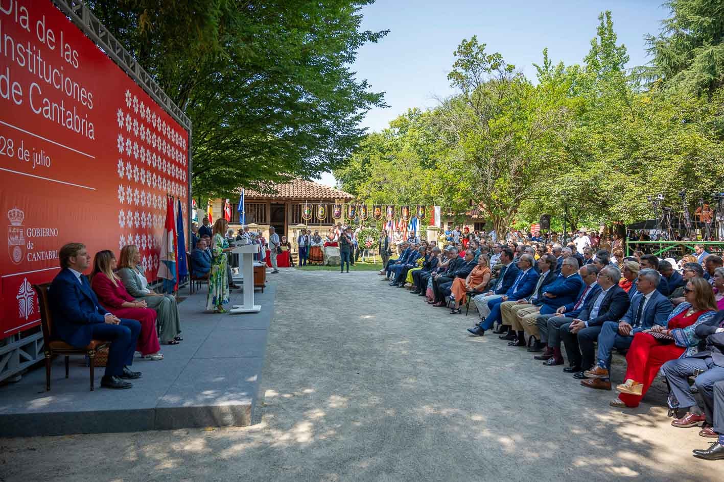 Un momento del discurso de María José Sáenz de Buruaga en el que es su segunda intervención como presidenta en el Día de las Instituciones