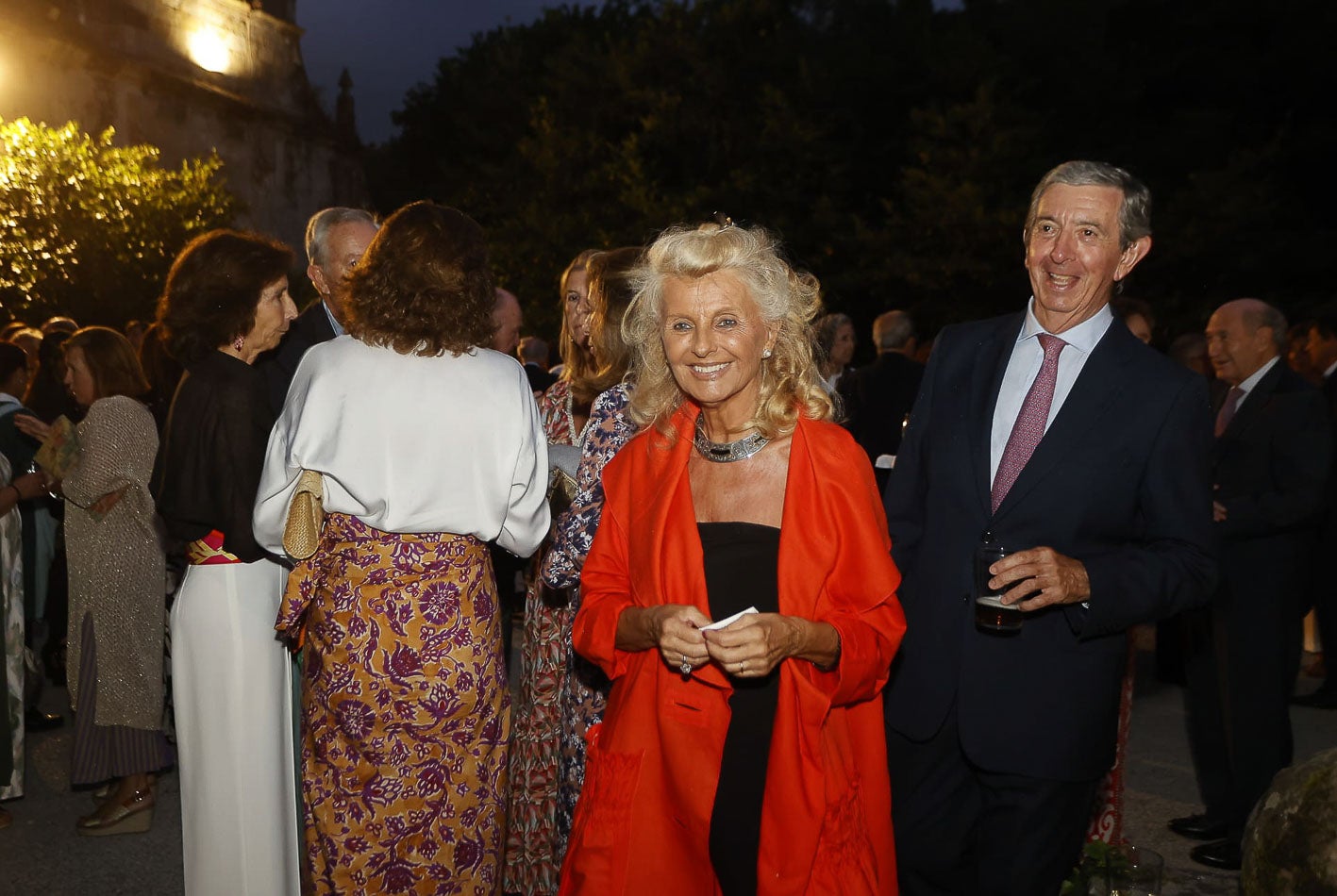 Isabel Tocino y Luis Revenga durante el cóctel. 