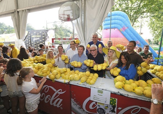 Autoridades y famosos en la fiesta de los limones.