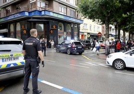 Un agente de la Policía Nacional, este miércoles, en el lugar de los hechos.