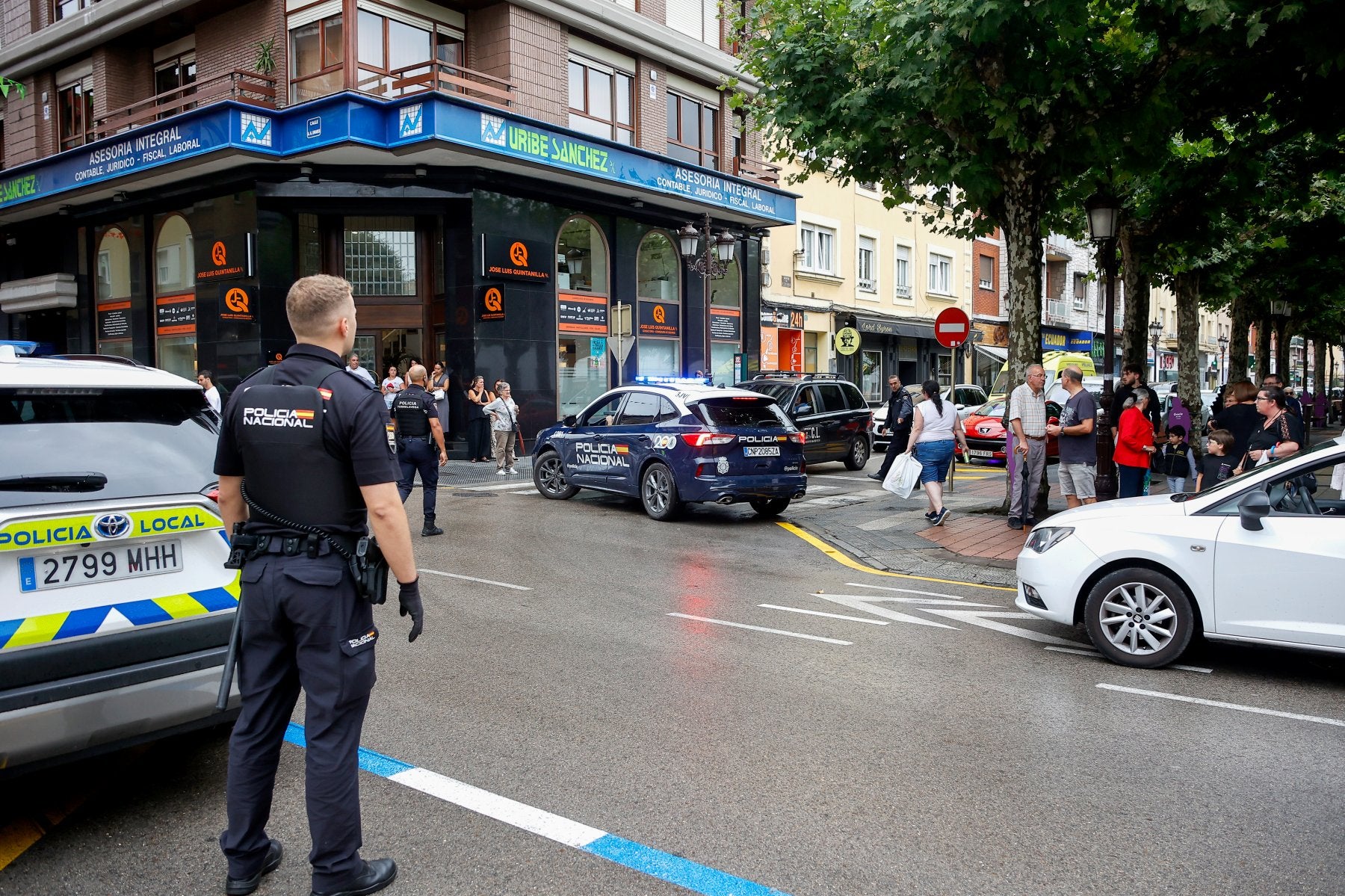 «Me tratan como a un terrorista cuando resulta que matan a mi perra y casi me atropellan a mí»