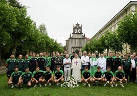 Foto de familia en el santuario