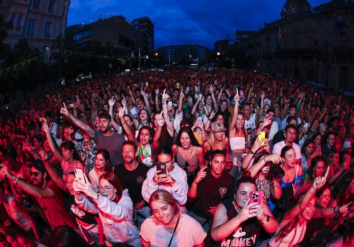 Asistentes a uno de los conciertos del Bulevar Demetrio Herrero, el año pasado, en Torrelavega.