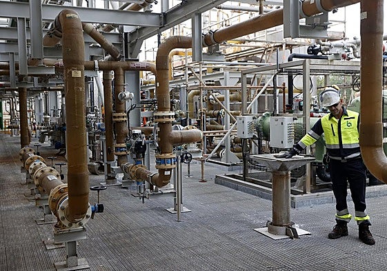 Fábrica de cloro que Bondalti tiene en Torrelavega.