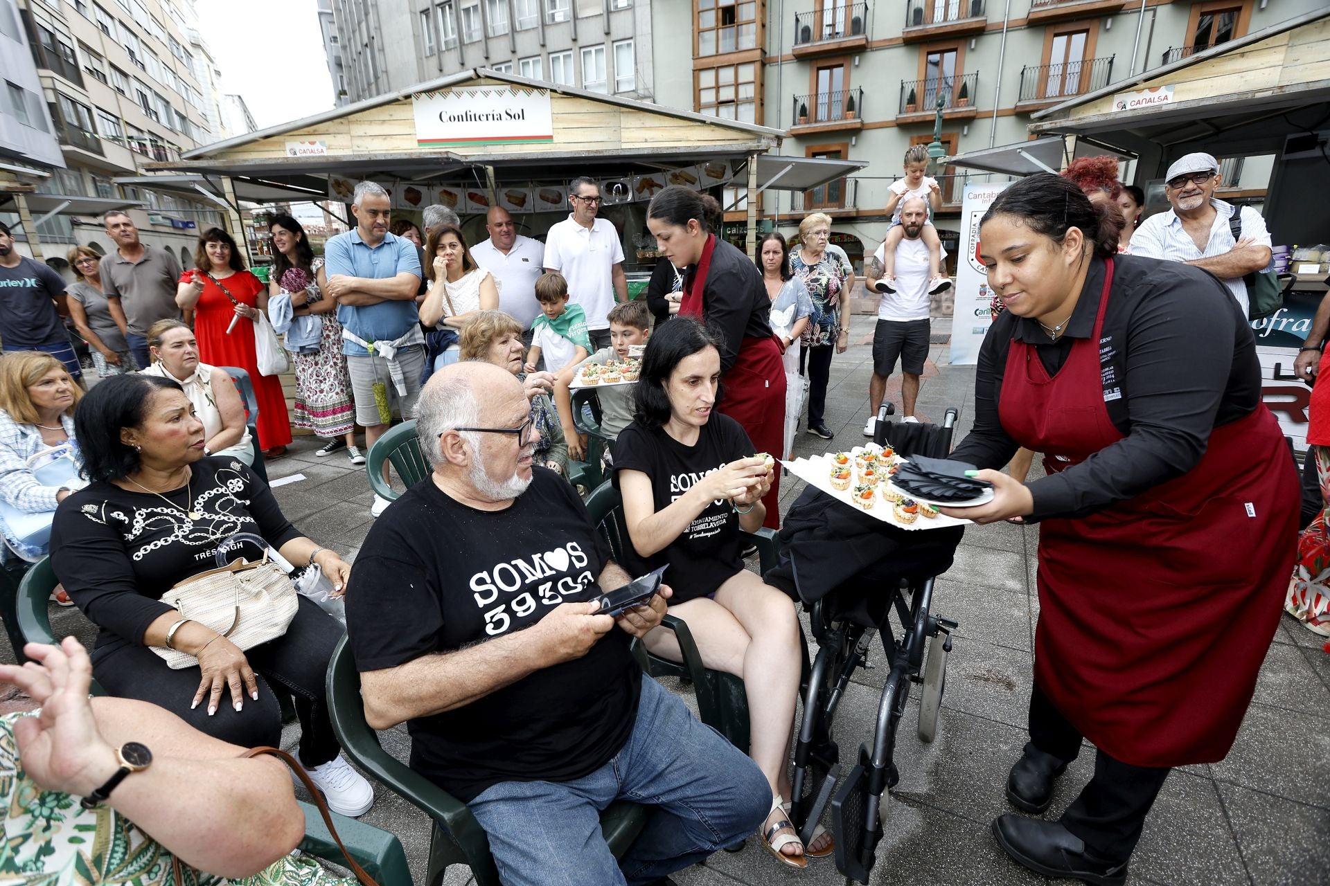 El Pintor Pedro Sobrado y el cocinero y periodista Pepe Domínguez Oneto será homenajeados este domingo, durante el Gran Capítulo del Hojaldre, en el Teatro Concha Espina. 