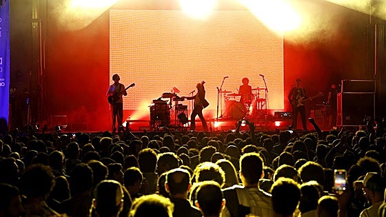 León Benavente llena La Lechera y pone el Soundcity a sus pies