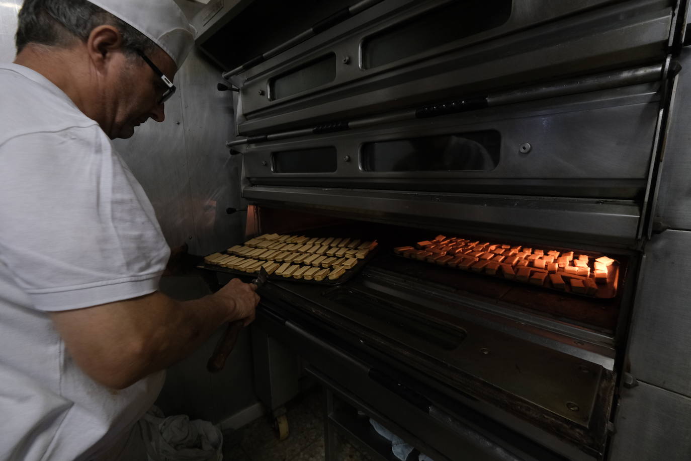 Polkas recién hechas, en la Confitería Blanco.