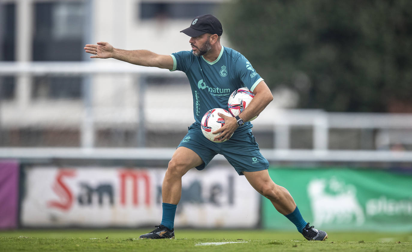 José Alberto: «Vamos a volver a ver el 4-4-2, aunque no sé si de inicio»