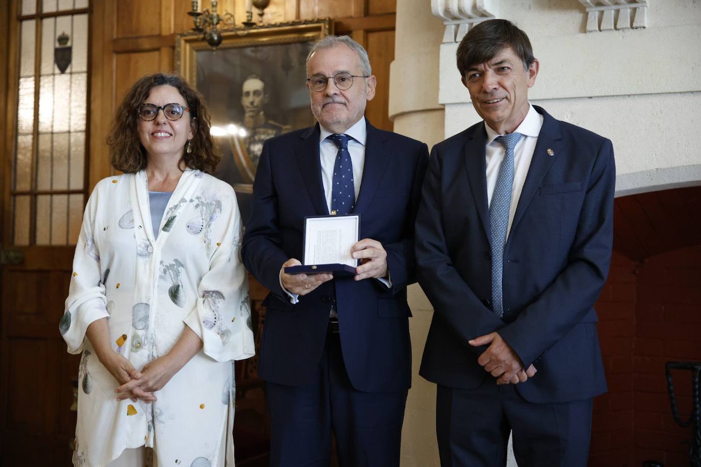 El rector de la Universidad de Cantabria, Ángel Pazos, pronunció un discurso en representación de todas las instituciones distinguidas por la UIMP.