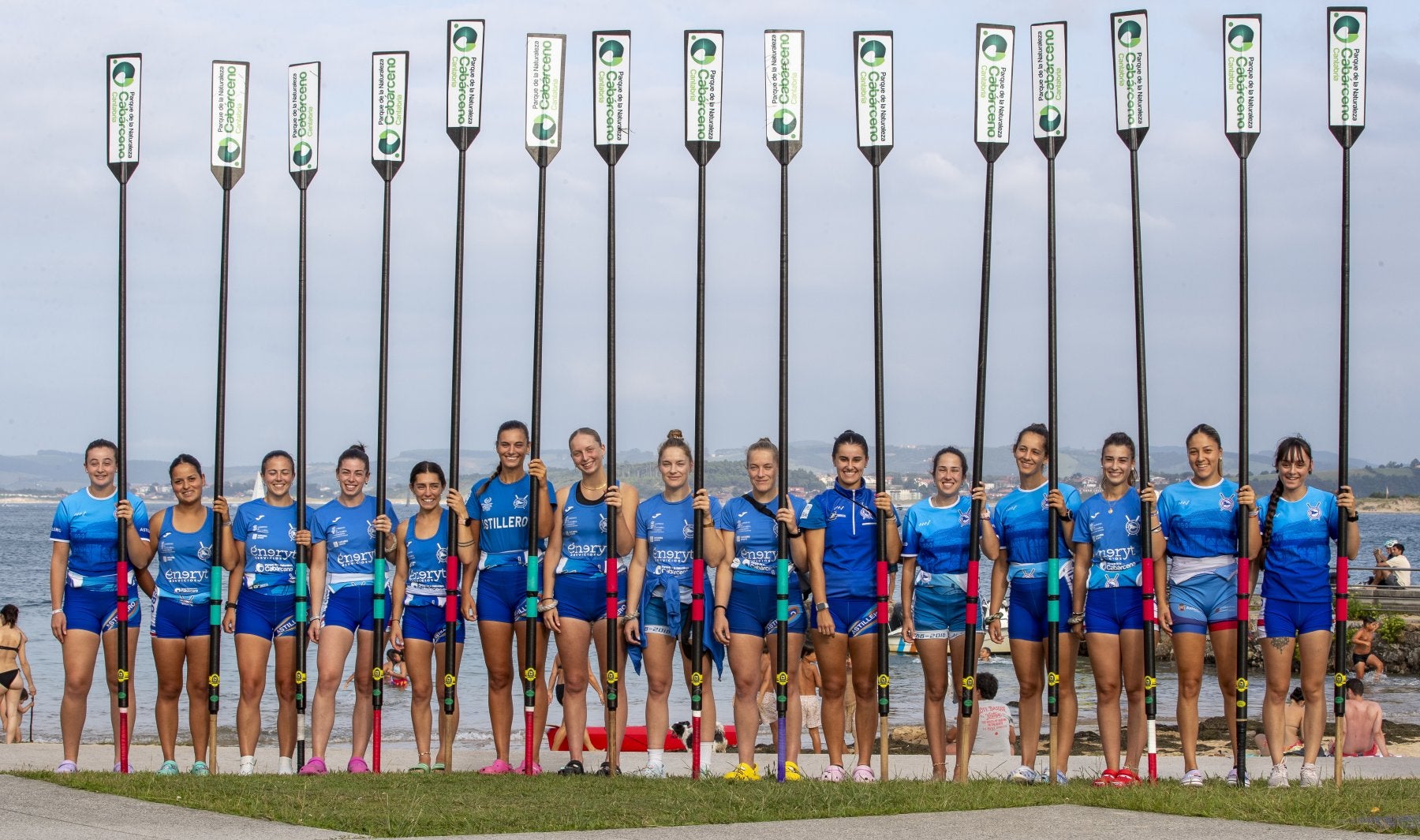 Las remeras de la San José de Astillero posan antes de salir a entrenar.