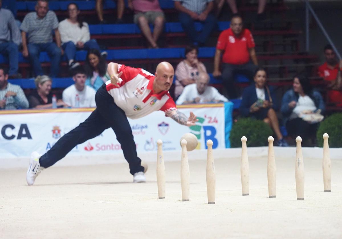 Carlos García lidera el Nacionalcon 11 bolos de ventaja sobresu perseguidor.