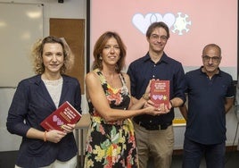 María García, Raquel Carnero, Luis Marcos, Íñigo Ansola y José Francisco Díaz durante la presentación del libro