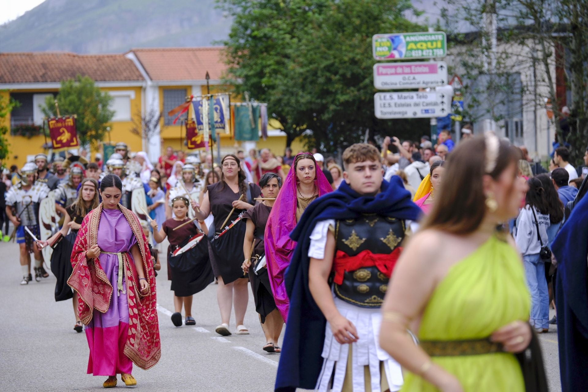 El desfile discurrió por la Avenida Cantabria.