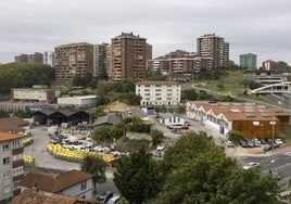 Imagen de la zona que ocupara la sede de los bomberos y autobuses de Cajo, situada junto a la rotonda del hospital Valdecilla.